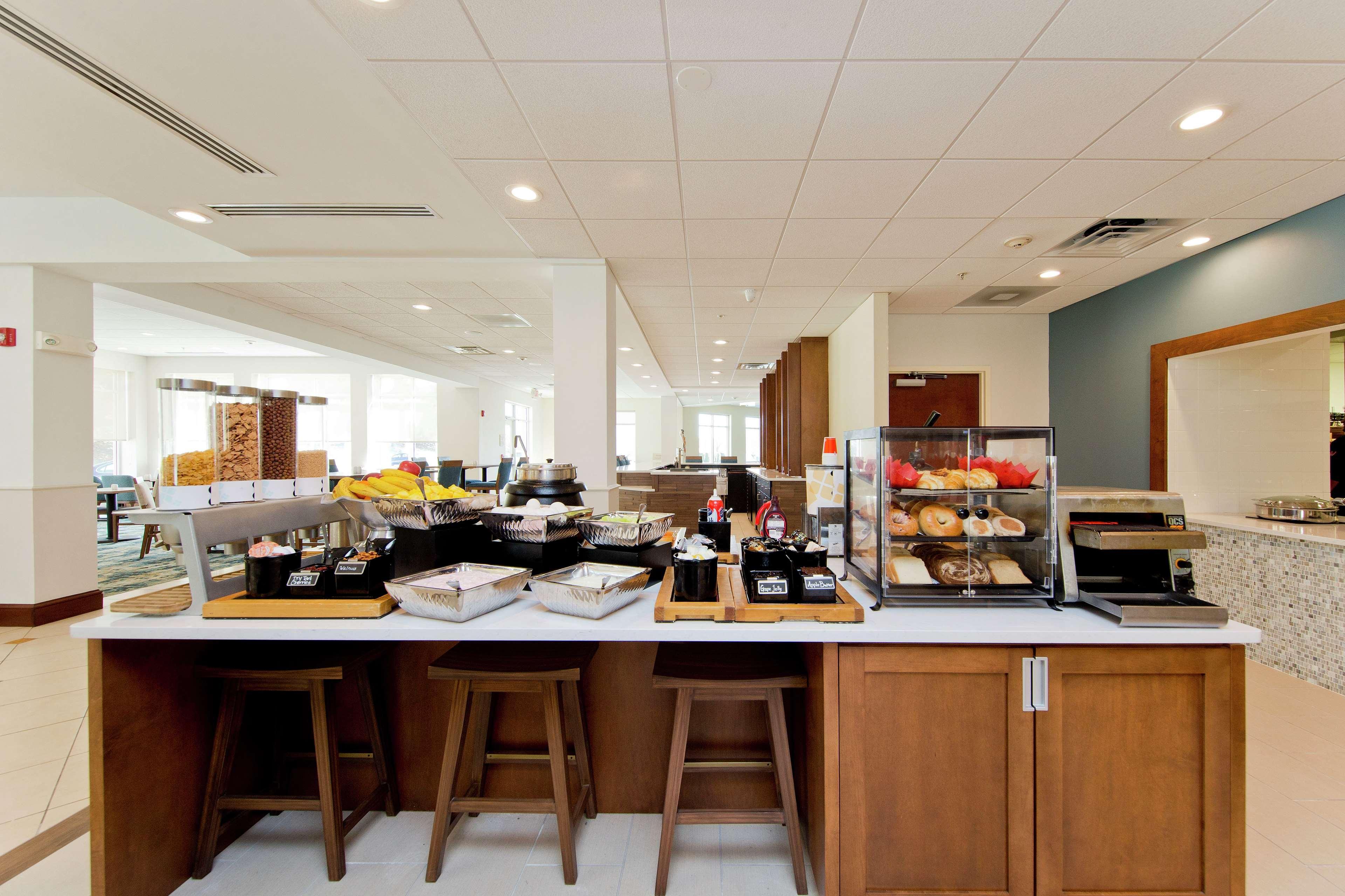 Hilton Garden Inn Winchester Exterior photo