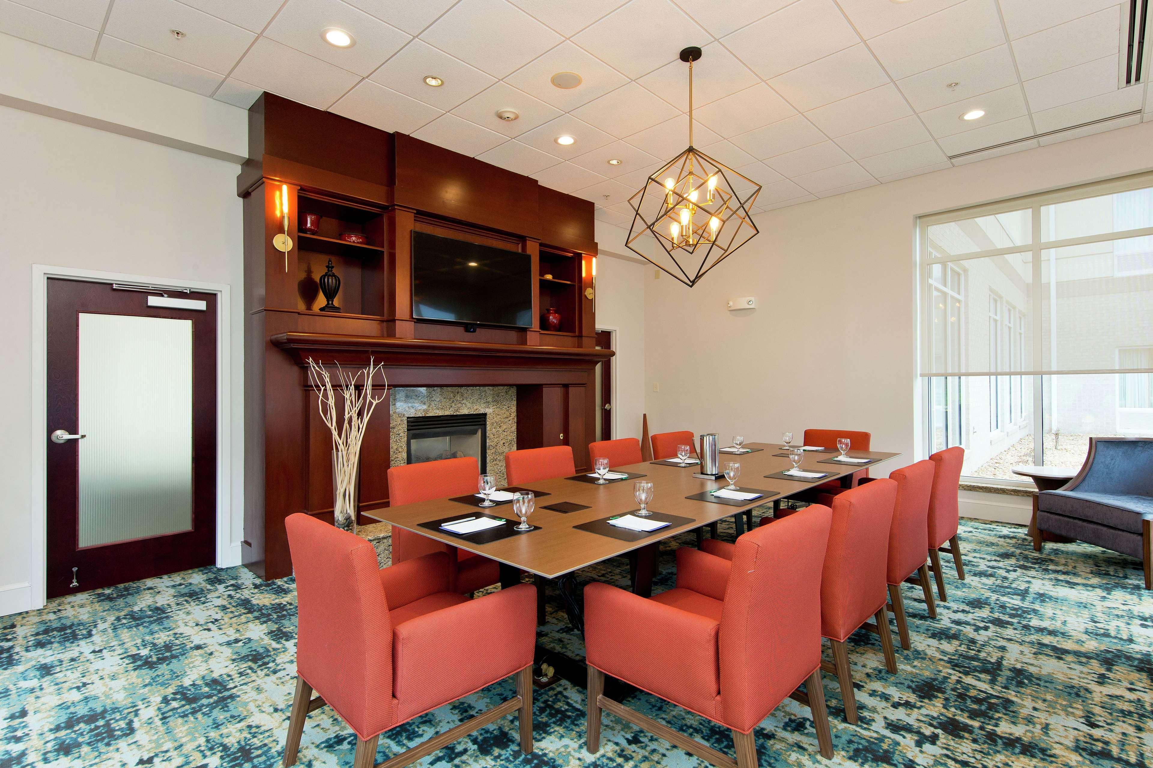 Hilton Garden Inn Winchester Exterior photo