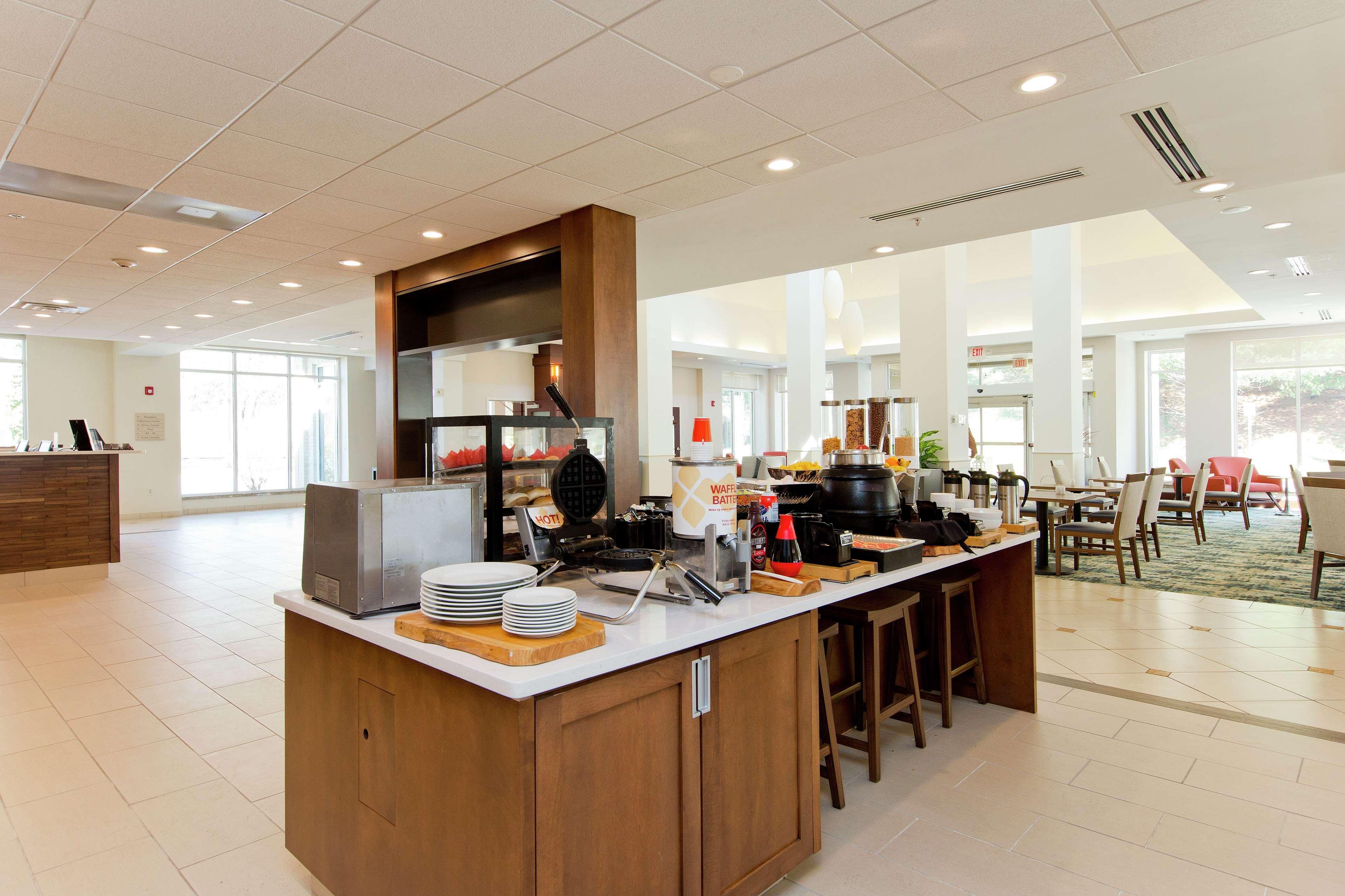 Hilton Garden Inn Winchester Exterior photo