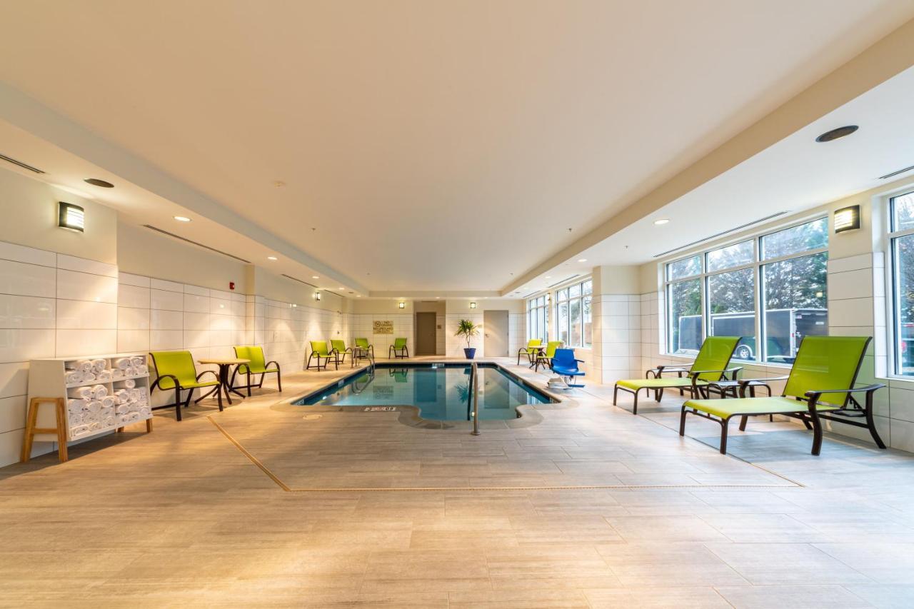 Hilton Garden Inn Winchester Exterior photo