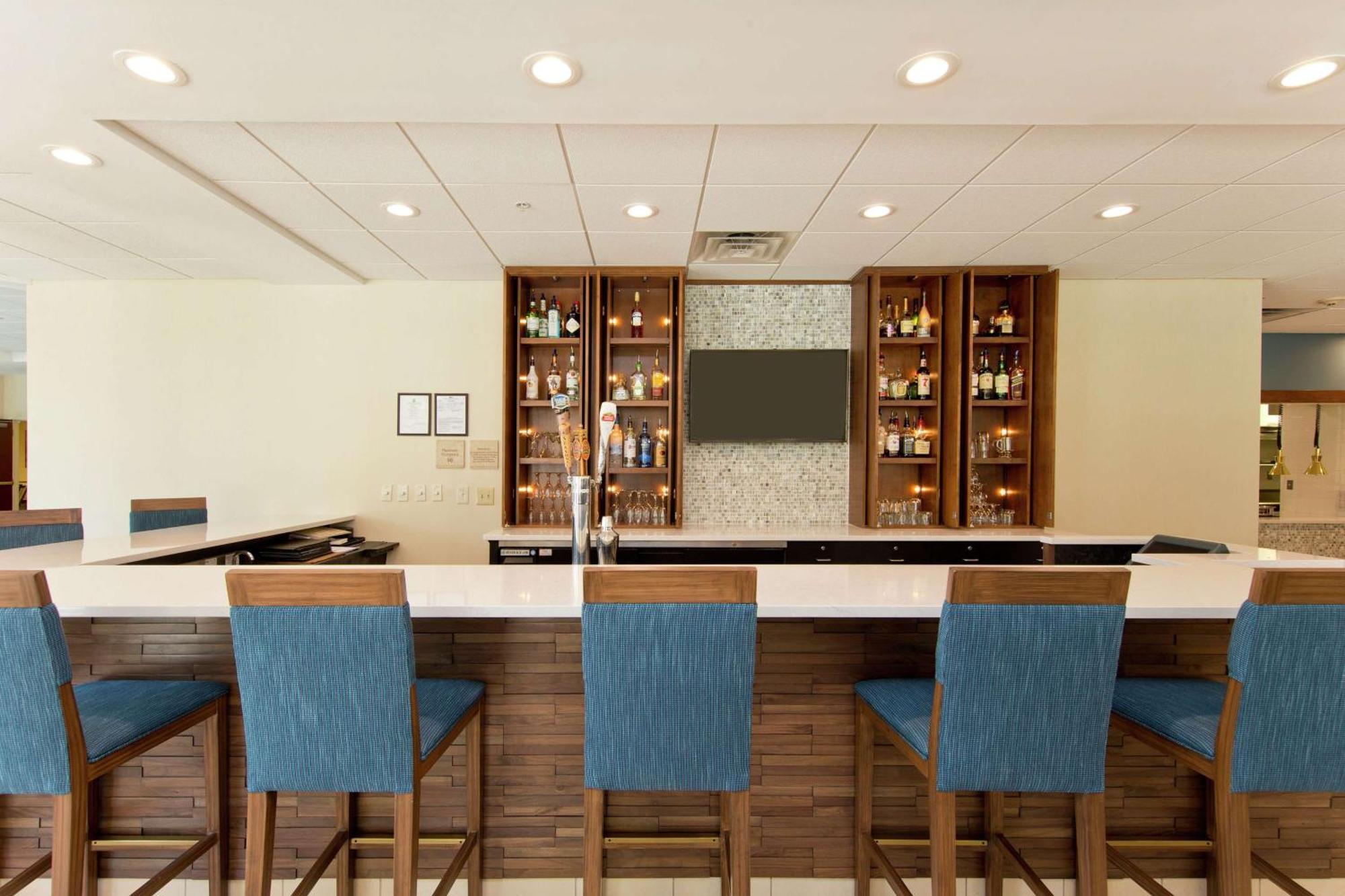 Hilton Garden Inn Winchester Exterior photo