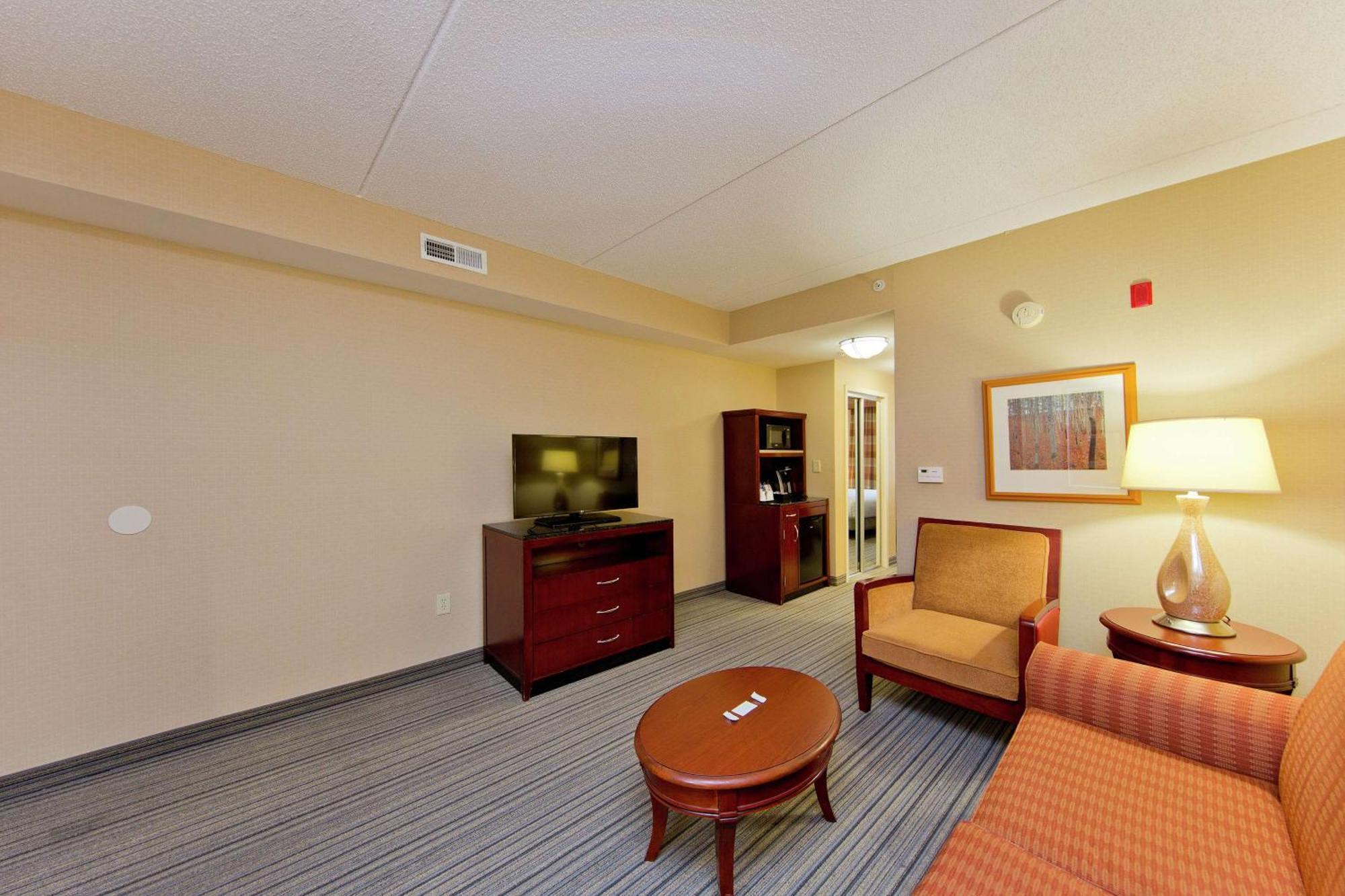 Hilton Garden Inn Winchester Exterior photo