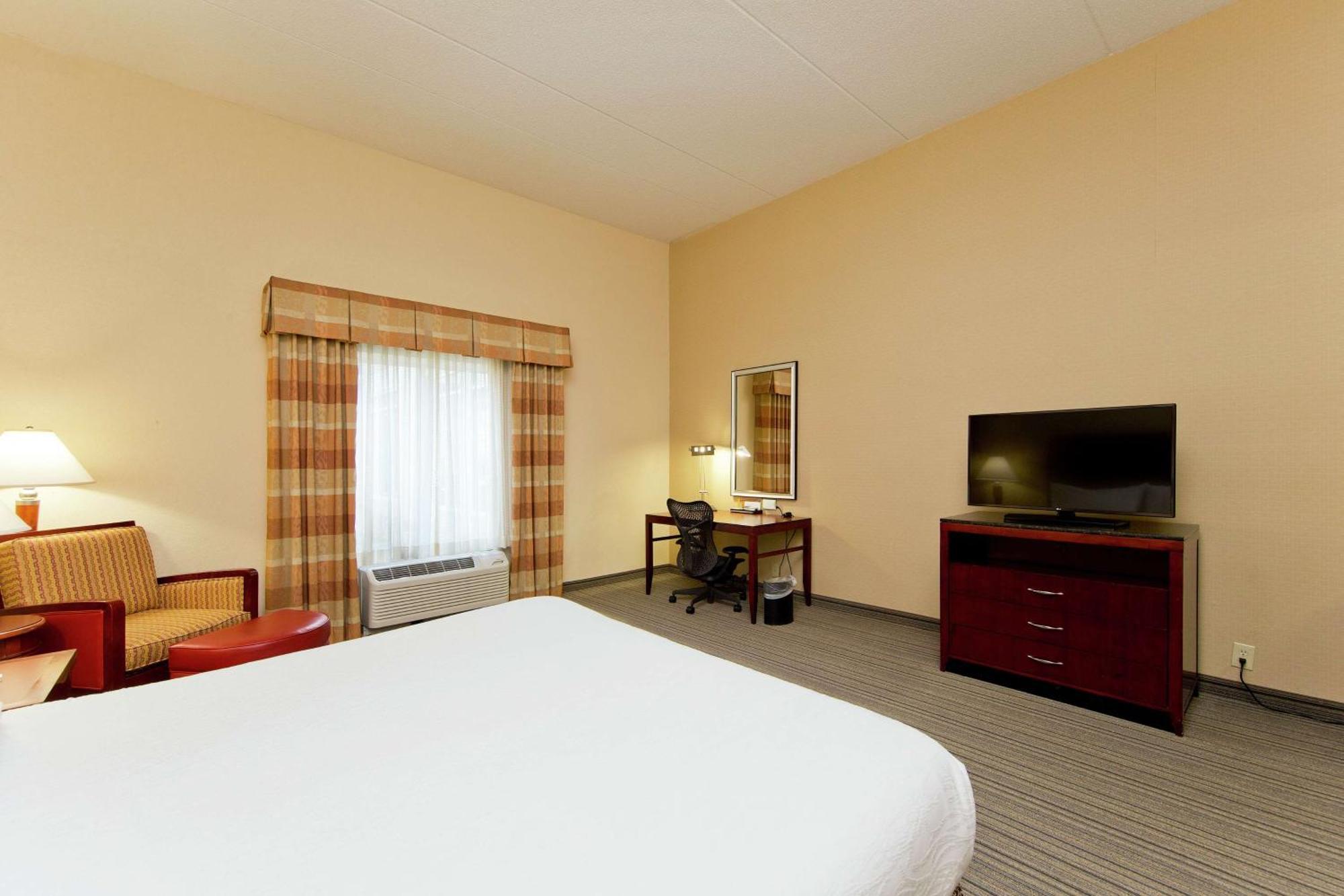 Hilton Garden Inn Winchester Exterior photo