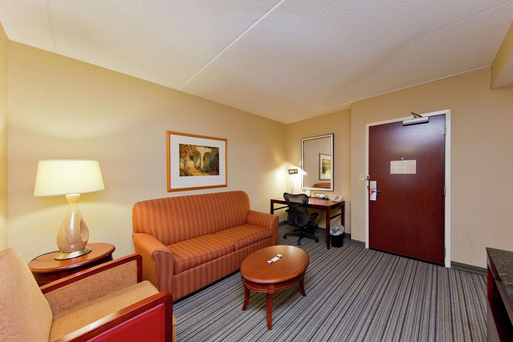 Hilton Garden Inn Winchester Exterior photo