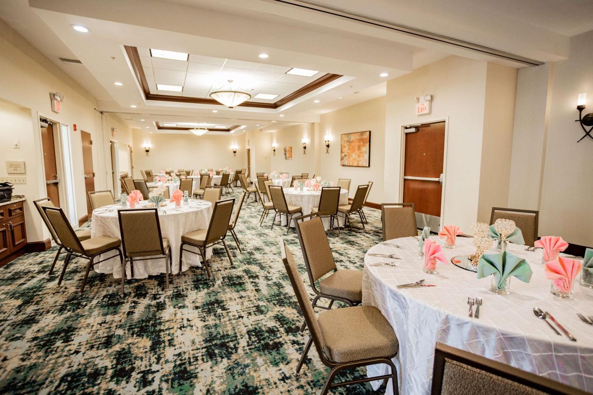 Hilton Garden Inn Winchester Exterior photo