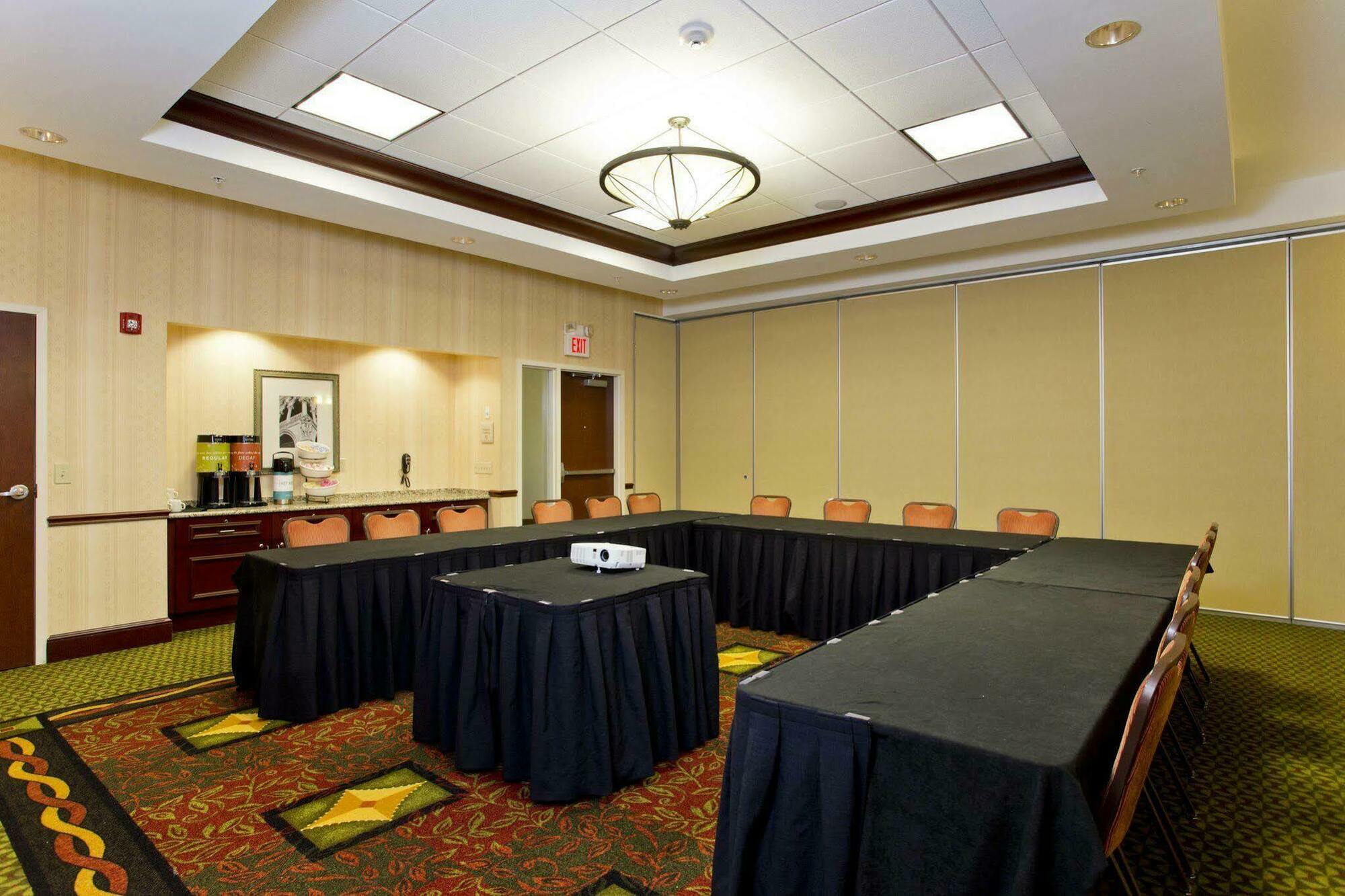 Hilton Garden Inn Winchester Exterior photo
